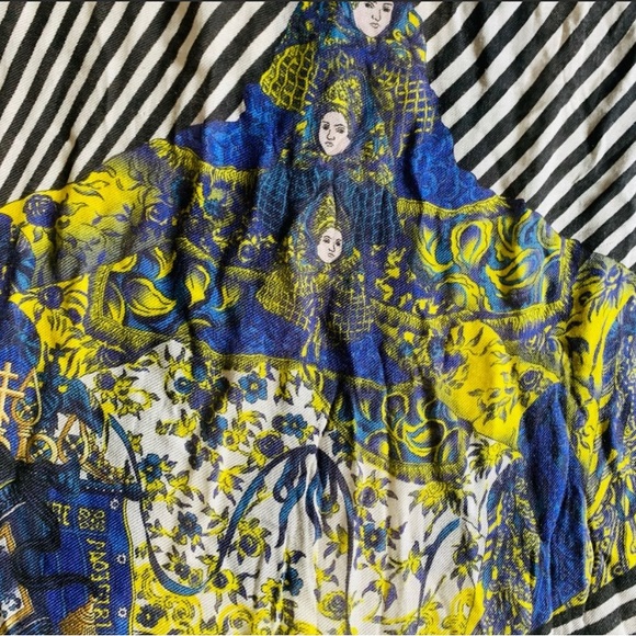 Versace Silk Scarf 🧣 - Picture 9 of 11